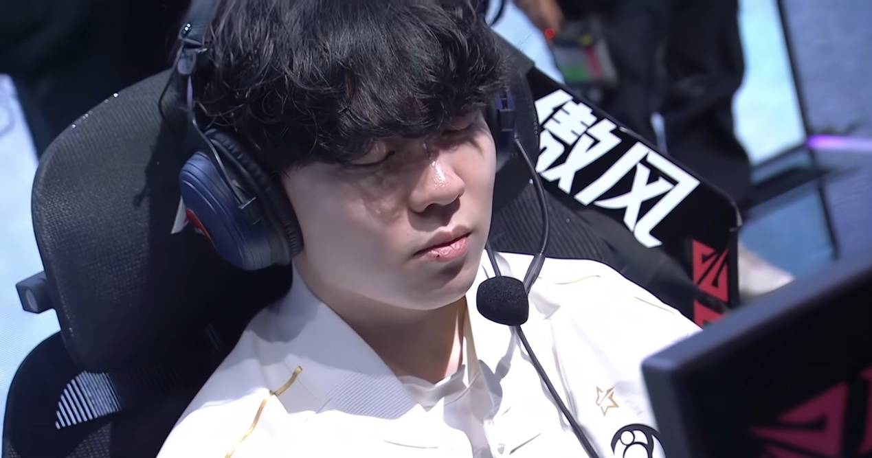 爱游戏官网 Rookie回归赛场，出色防守首场状态亮眼，G2观众沸腾！